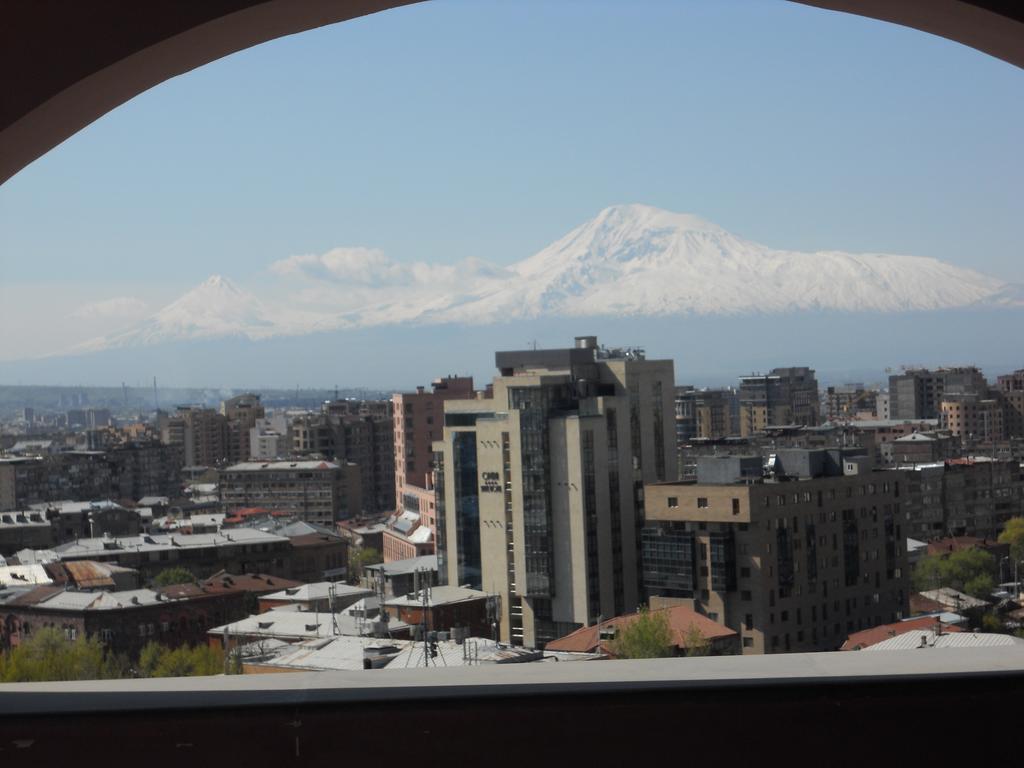 Nice House In The Heart Of The City Yerevan Bagian luar foto