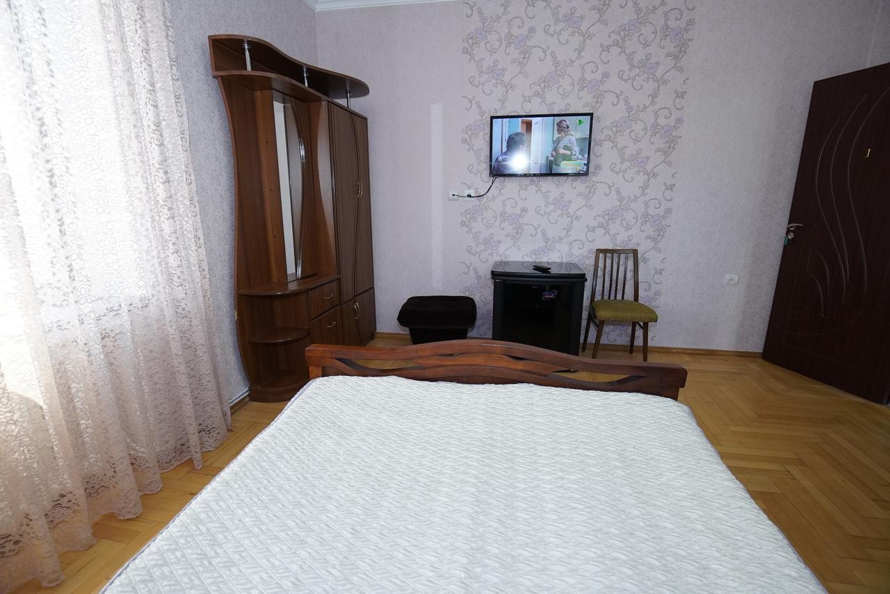 Nice House In The Heart Of The City Yerevan Bagian luar foto