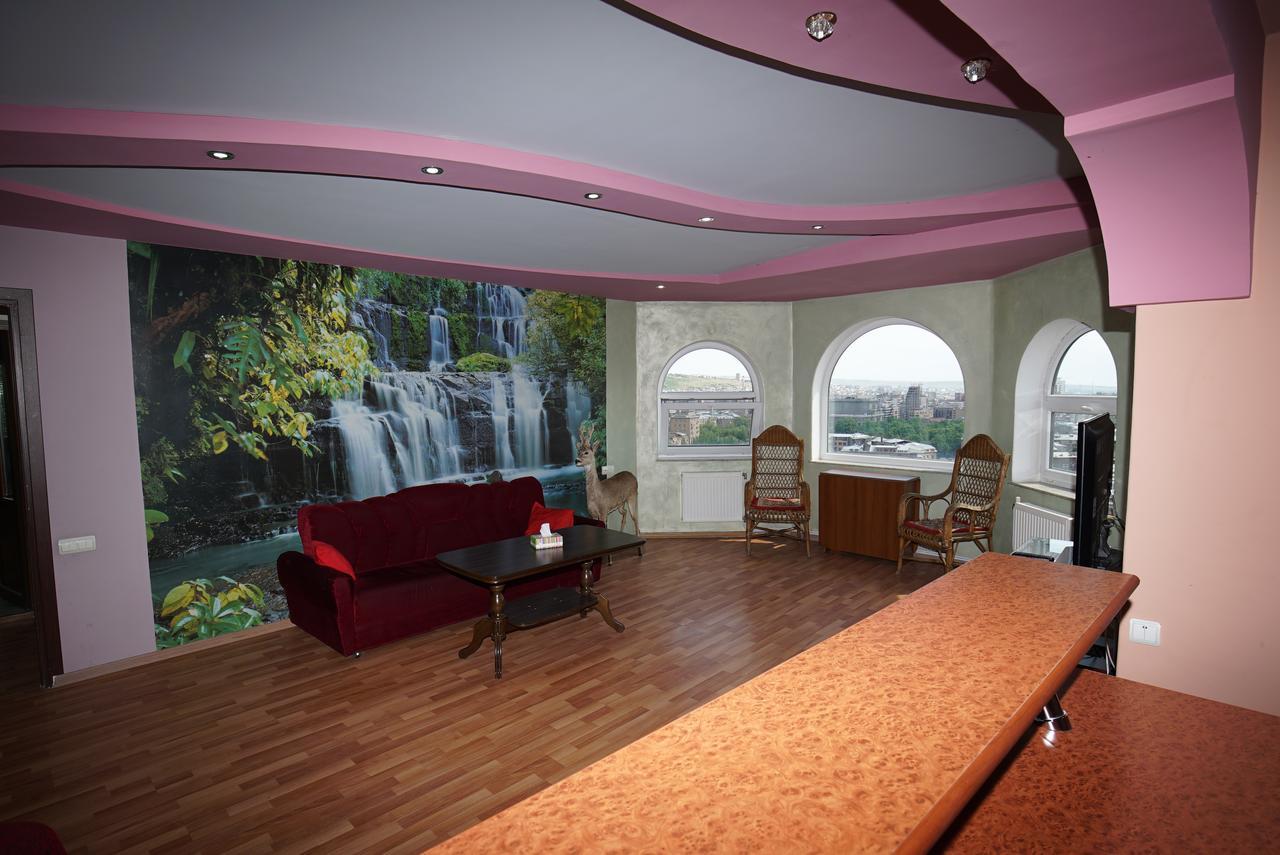 Nice House In The Heart Of The City Yerevan Bagian luar foto